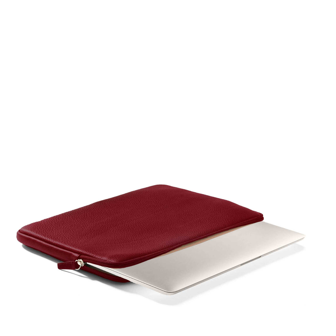 15/16 Inch MacBook Sleeve Garnet Red