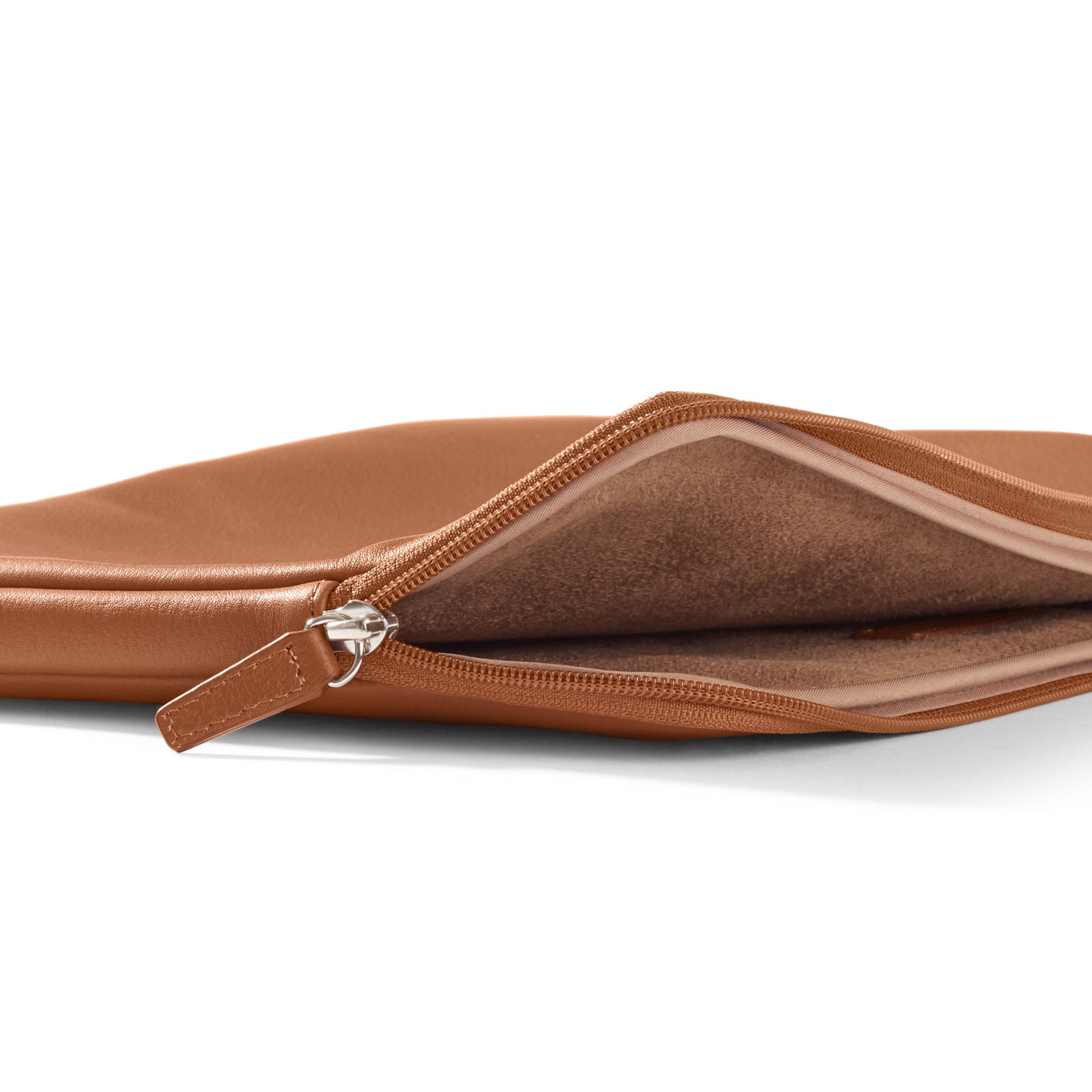 14 Inch MacBook Sleeve | Full grain leather, protective tech