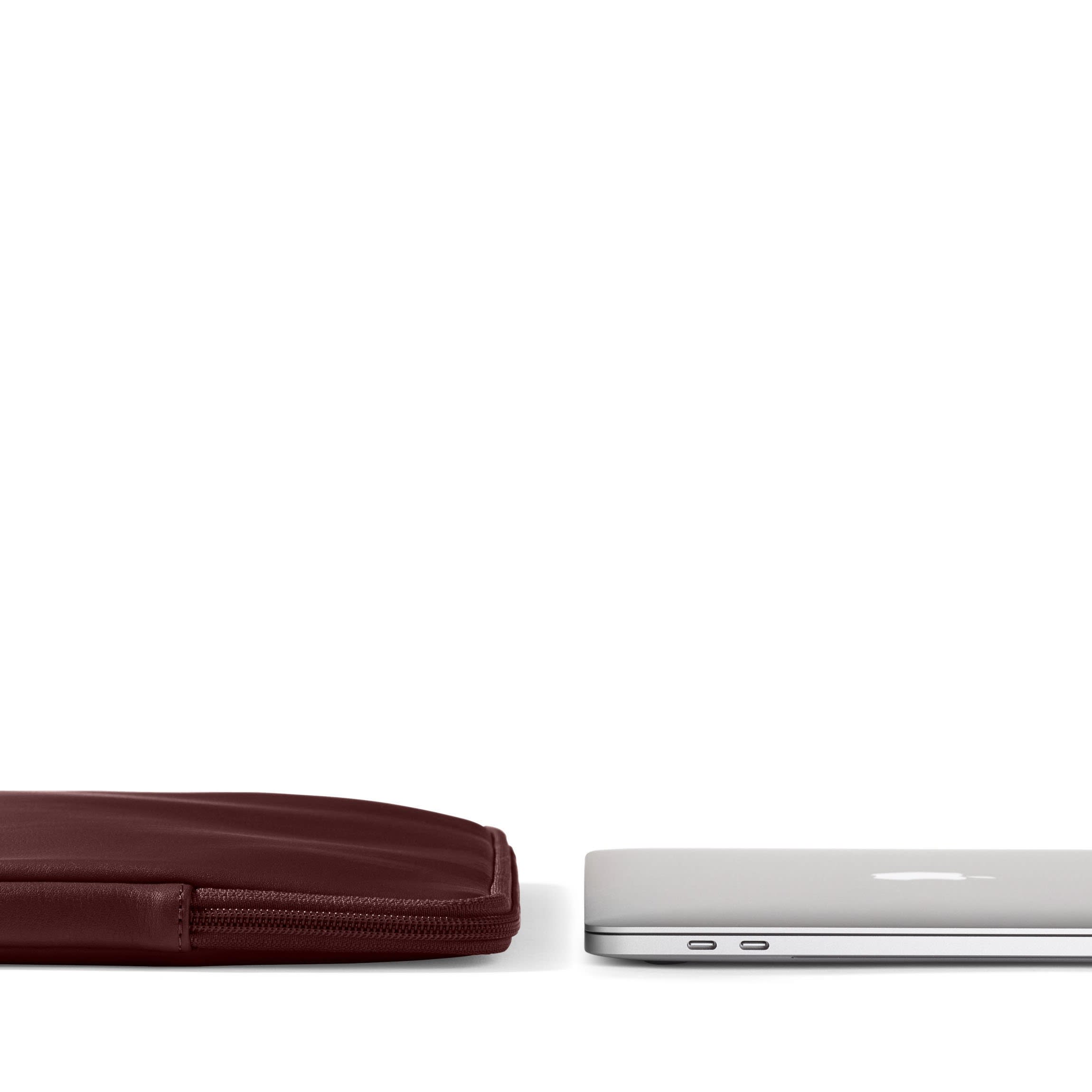 13 Inch MacBook Sleeve | Full grain leather, slim tech case