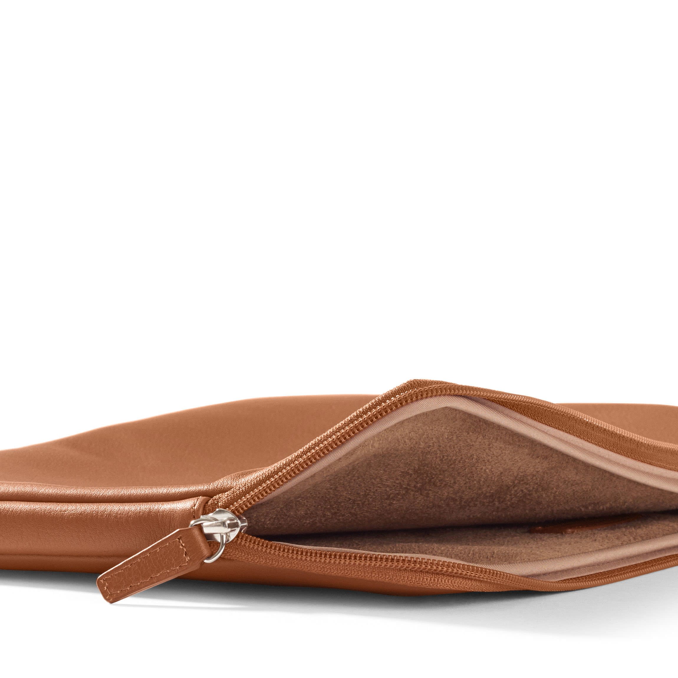 14 Inch MacBook Sleeve | Full grain leather, protective tech