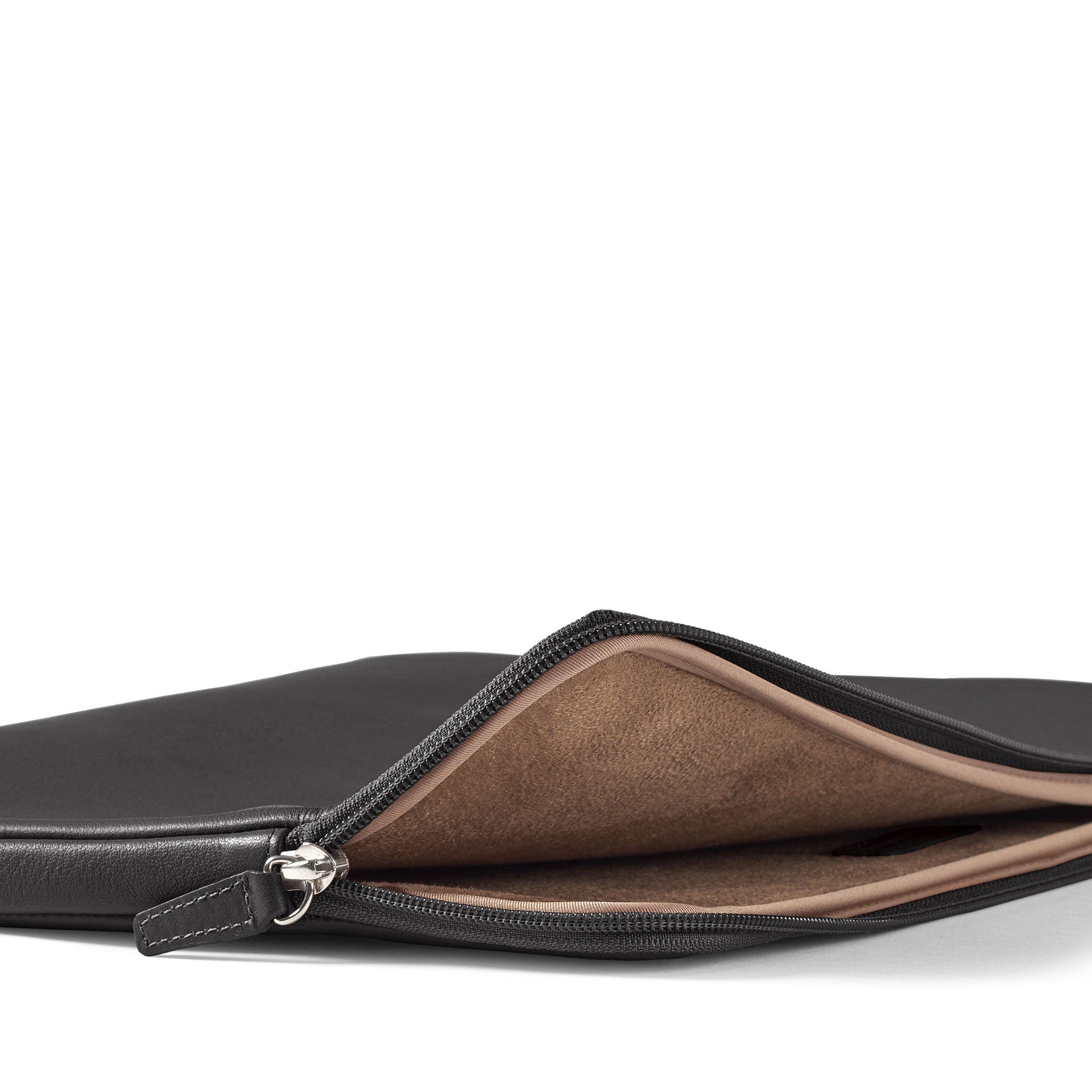 15/16 Inch Slim Laptop Sleeve Full grain leather, sleek laptop