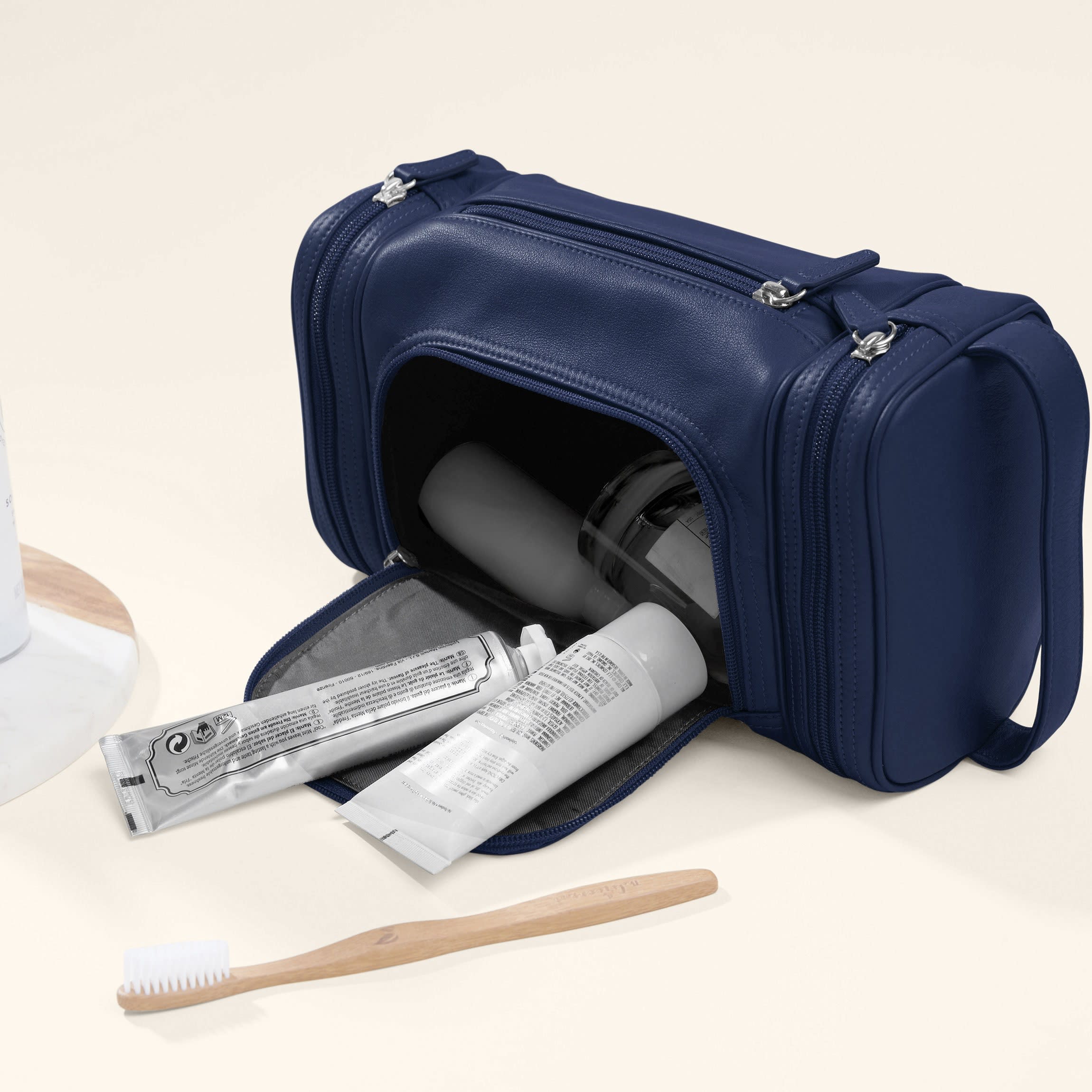Multi Pocket Toiletry Bag | Full grain leather, organized travel