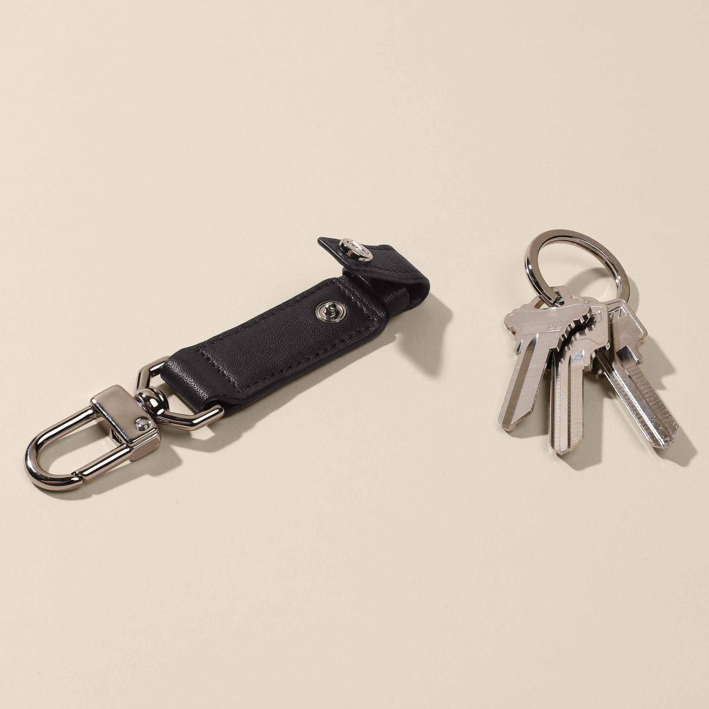 Valet Snap Keychain | Full grain leather, convenient key organizer