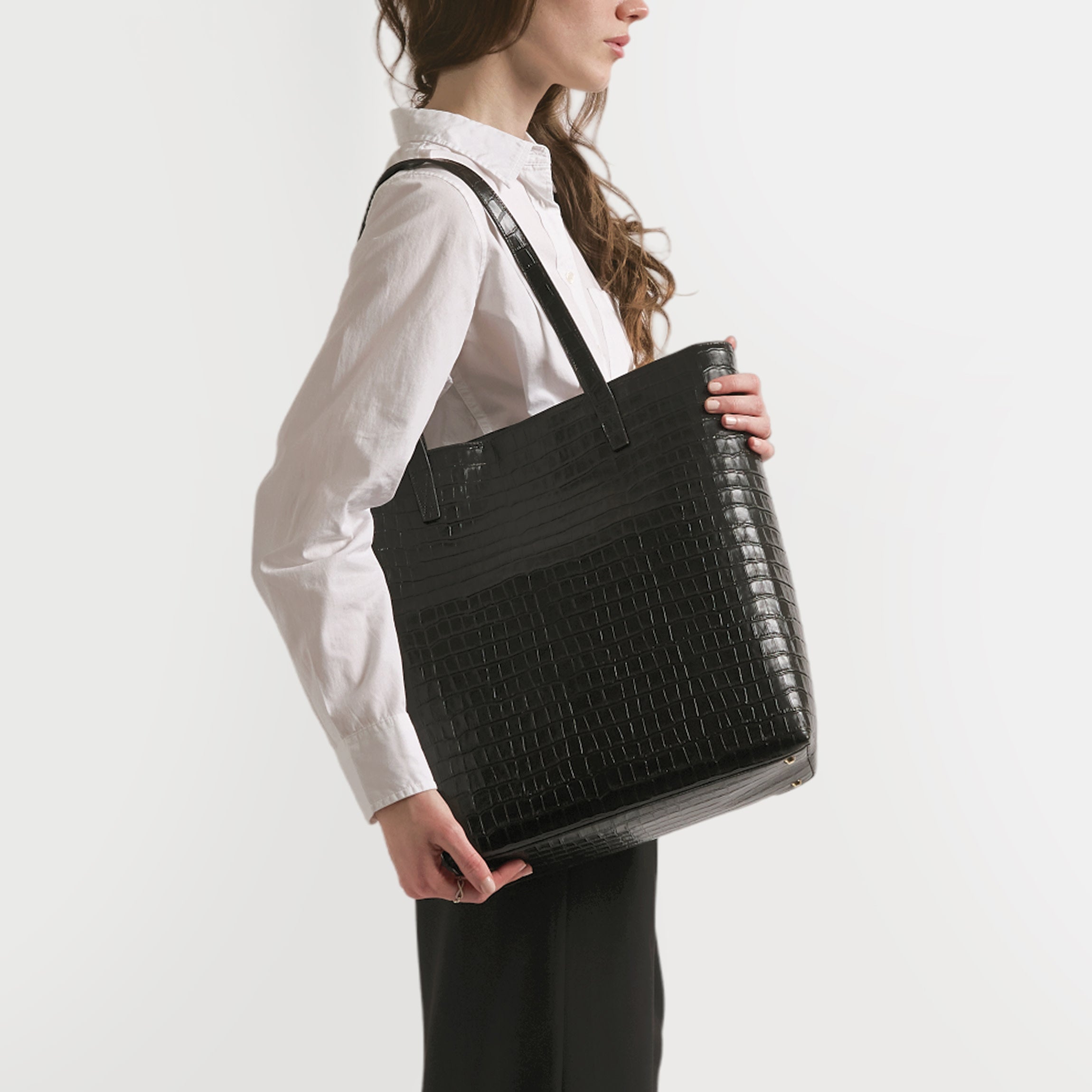 Alex Vertical Work Tote | Full grain leather, sleek and spacious