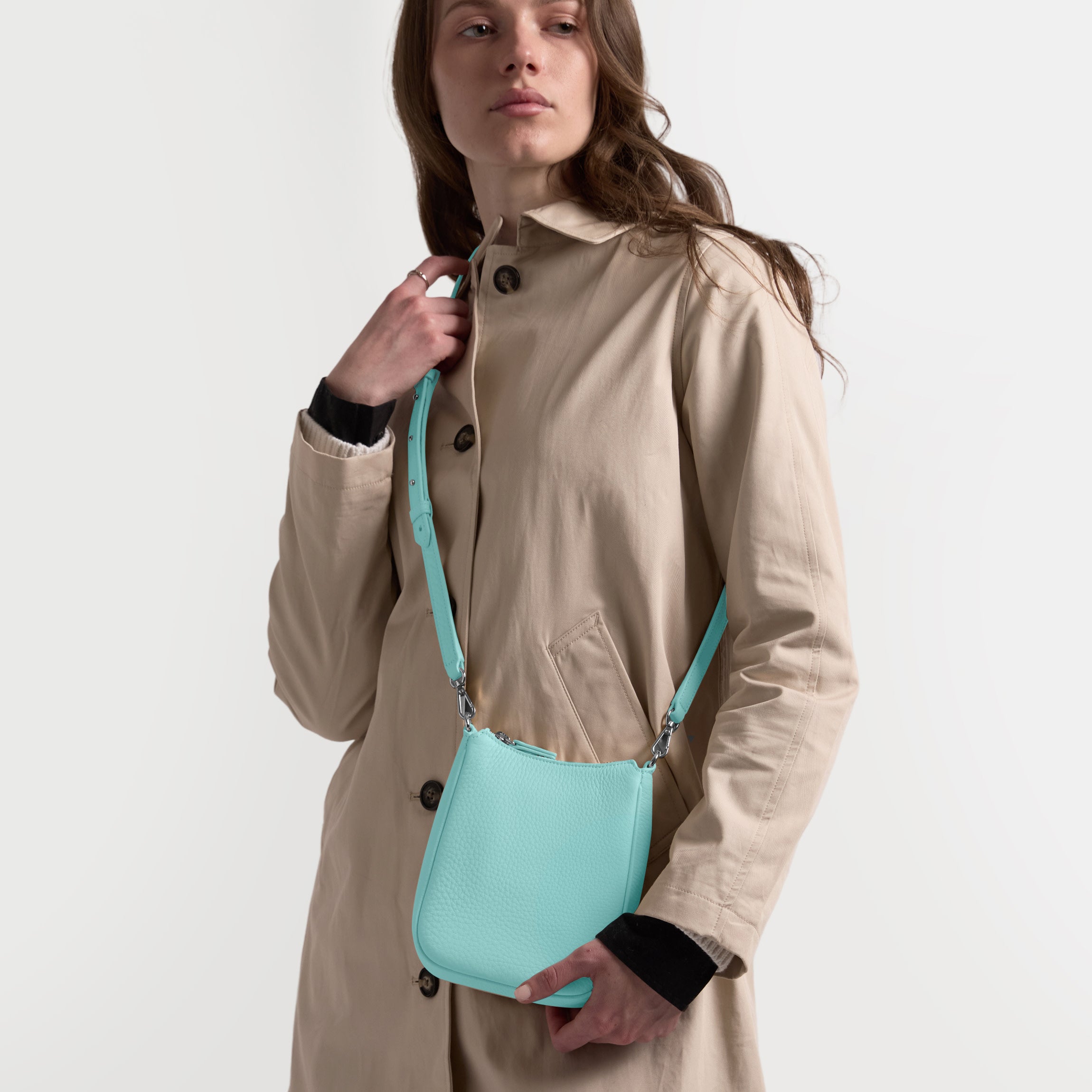 Greta-Chain-Vertical-Sling-082