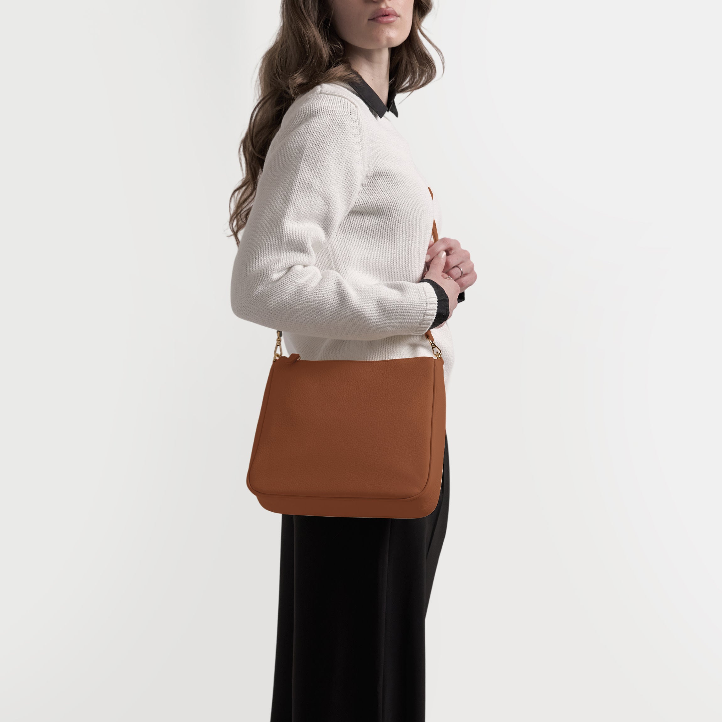 Greta Chain Medium Crossbody | Full Grain Leather, Chic And