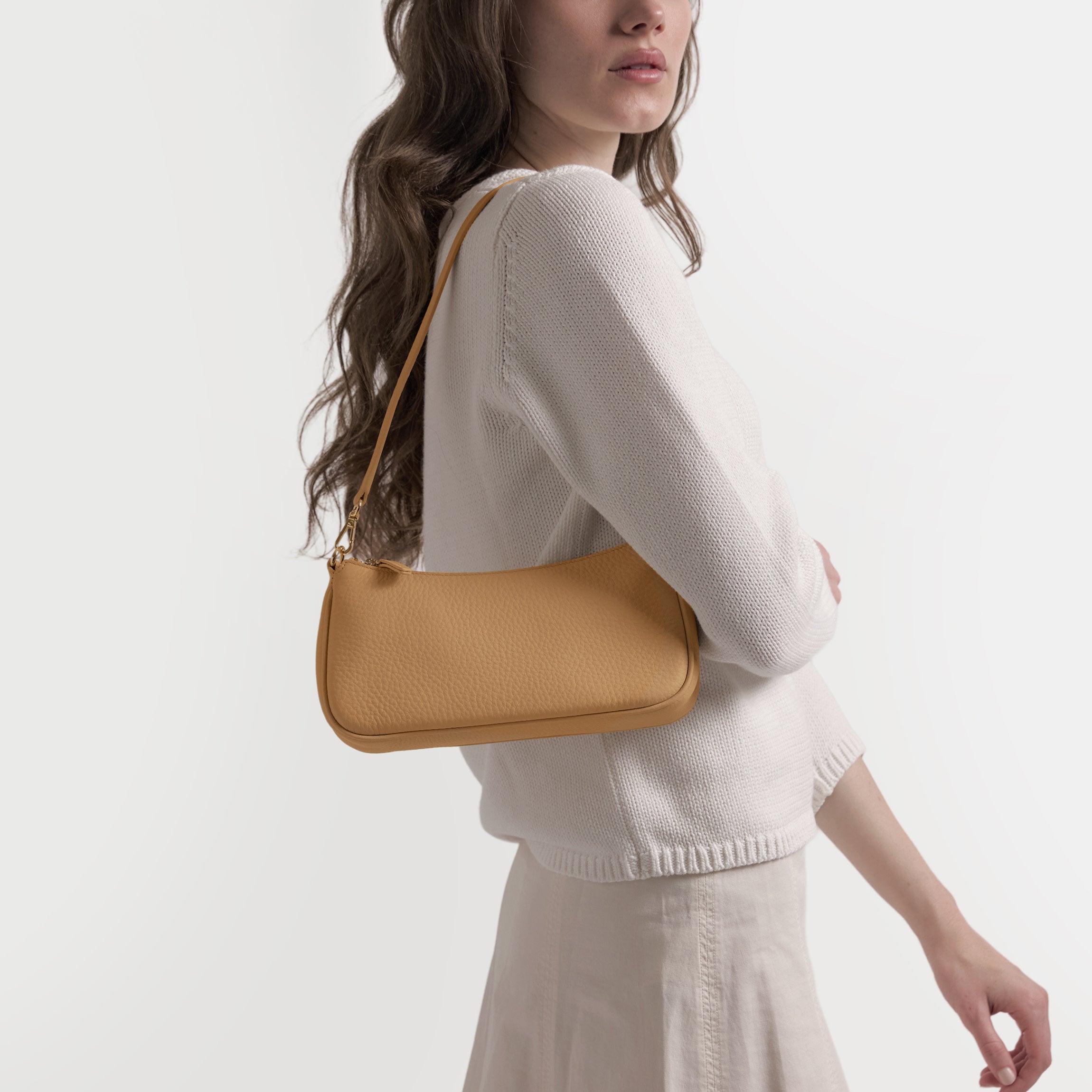Greta Chain Small Pochette | Full grain leather, compact and chic
