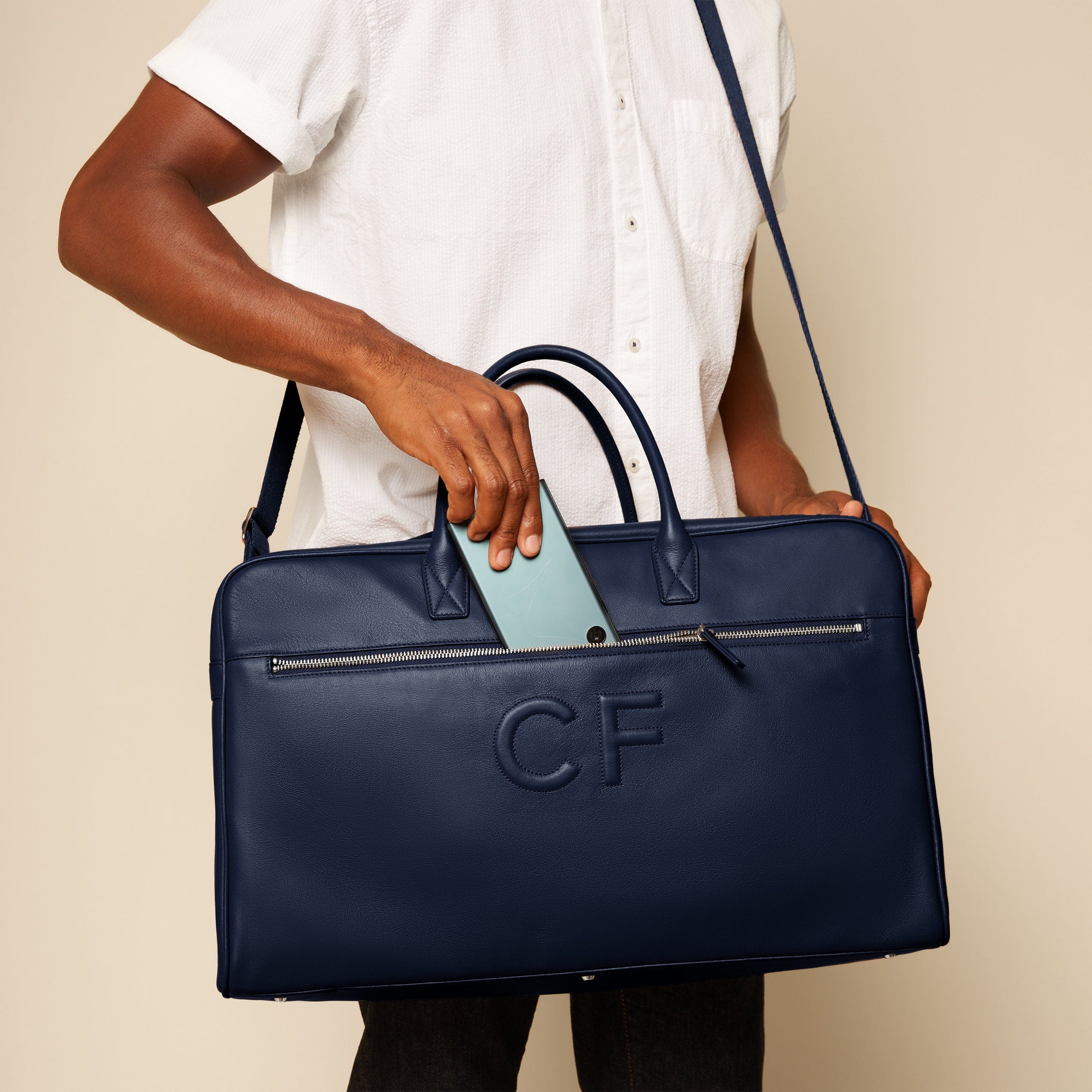 Harwood Duffle | Full grain leather, spacious travel companion