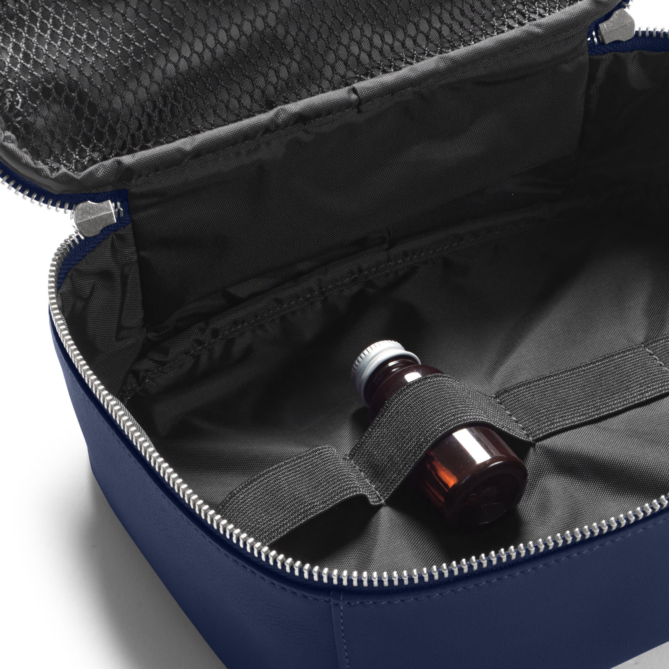 Large Travel Organizer | Full grain leather, comprehensive travel