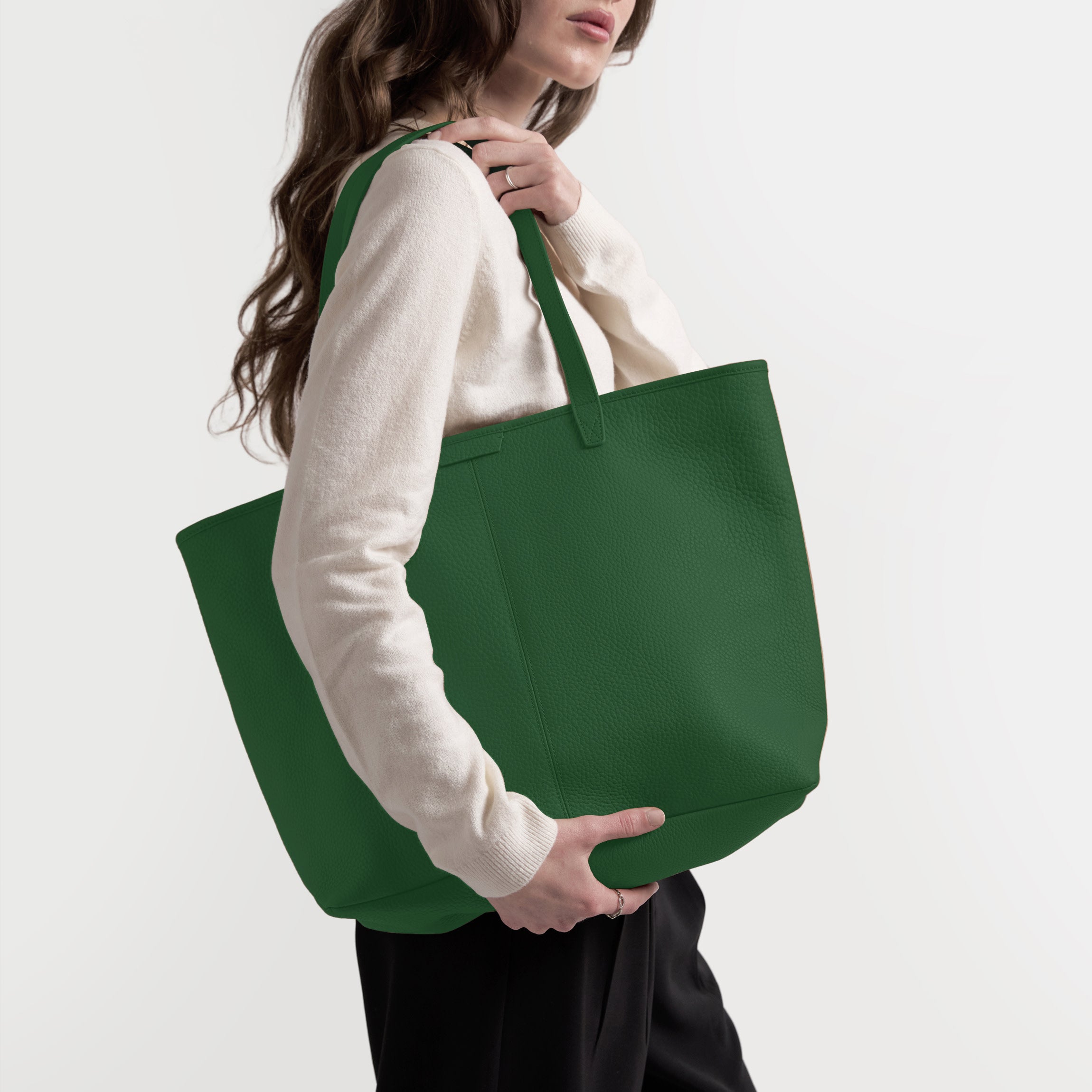 Large Zippered Downtown Tote | Full grain leather, spacious and