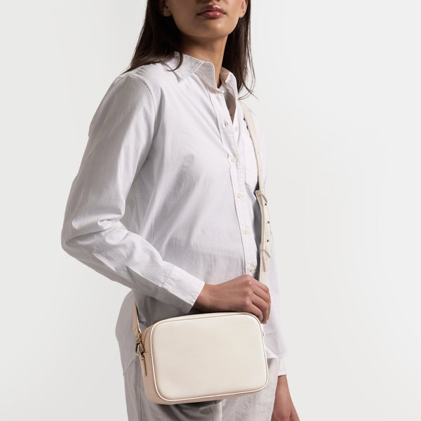 Meadow Double Zip Camera Bag | Full Grain Leather, Secure Camera