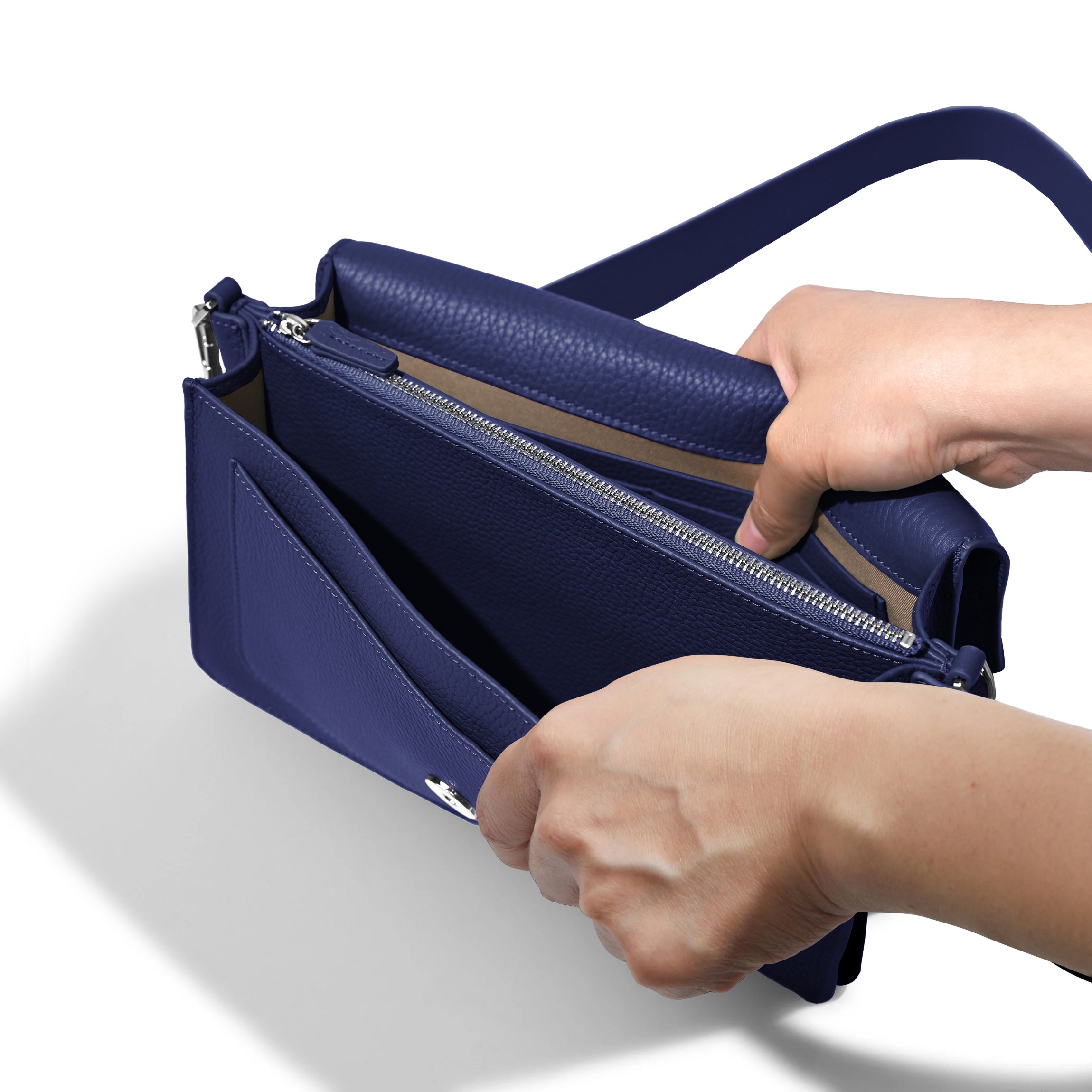 Medium Willow Envelope Bag | Full grain leather, chic and