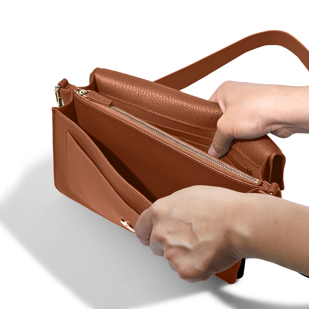 Medium-Willow-Envelope-Bag-Saddle-890-224-2