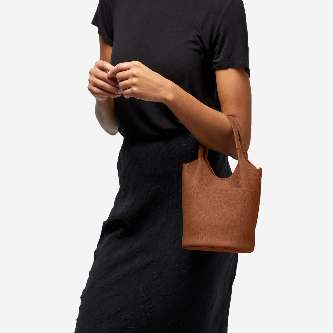 Mia-Small-Bucket-Tote-Saddle-038-224-2