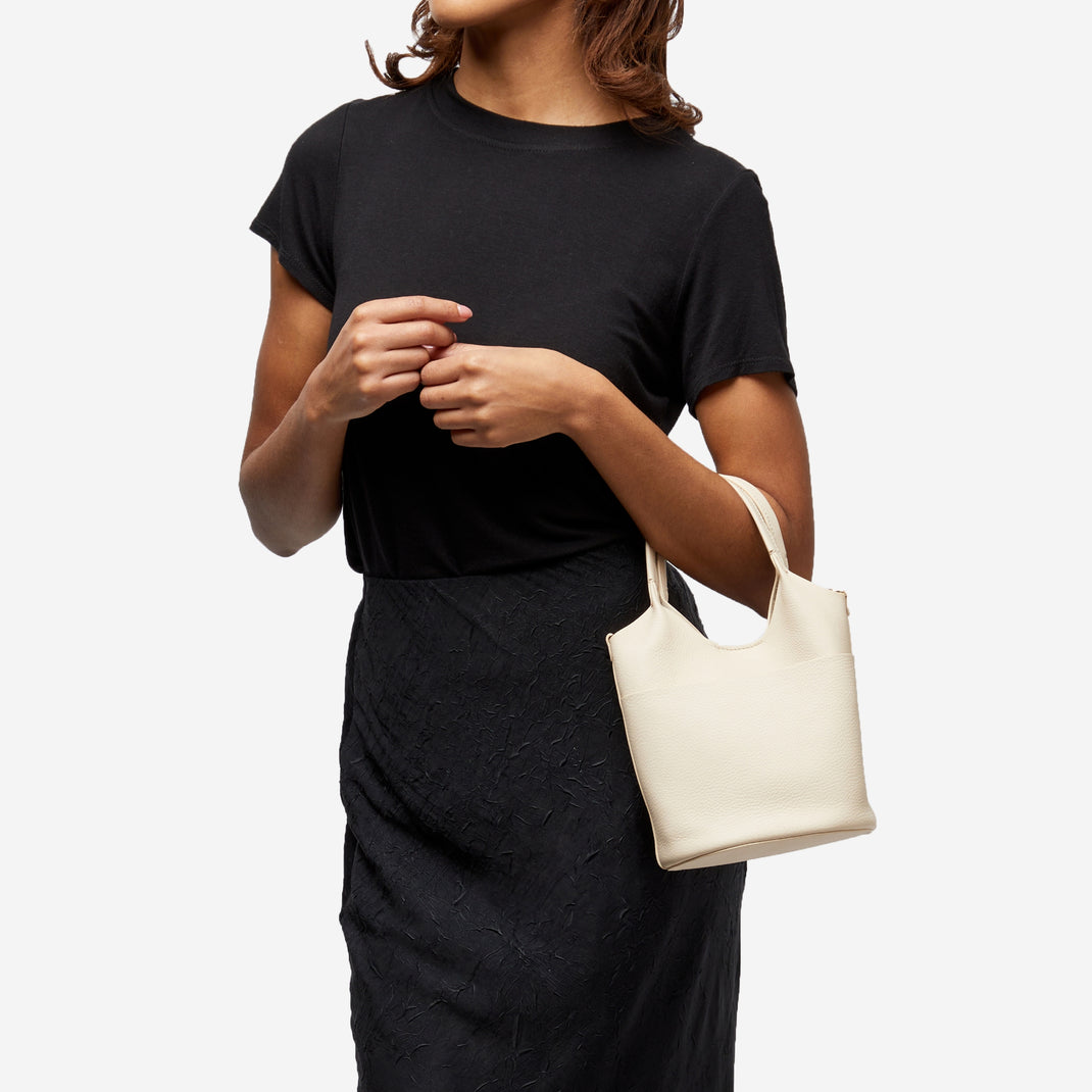 Mia-onfiguregrey-038-411