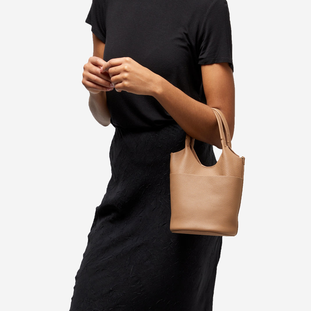 Mia-onfiguregreyb-038-352