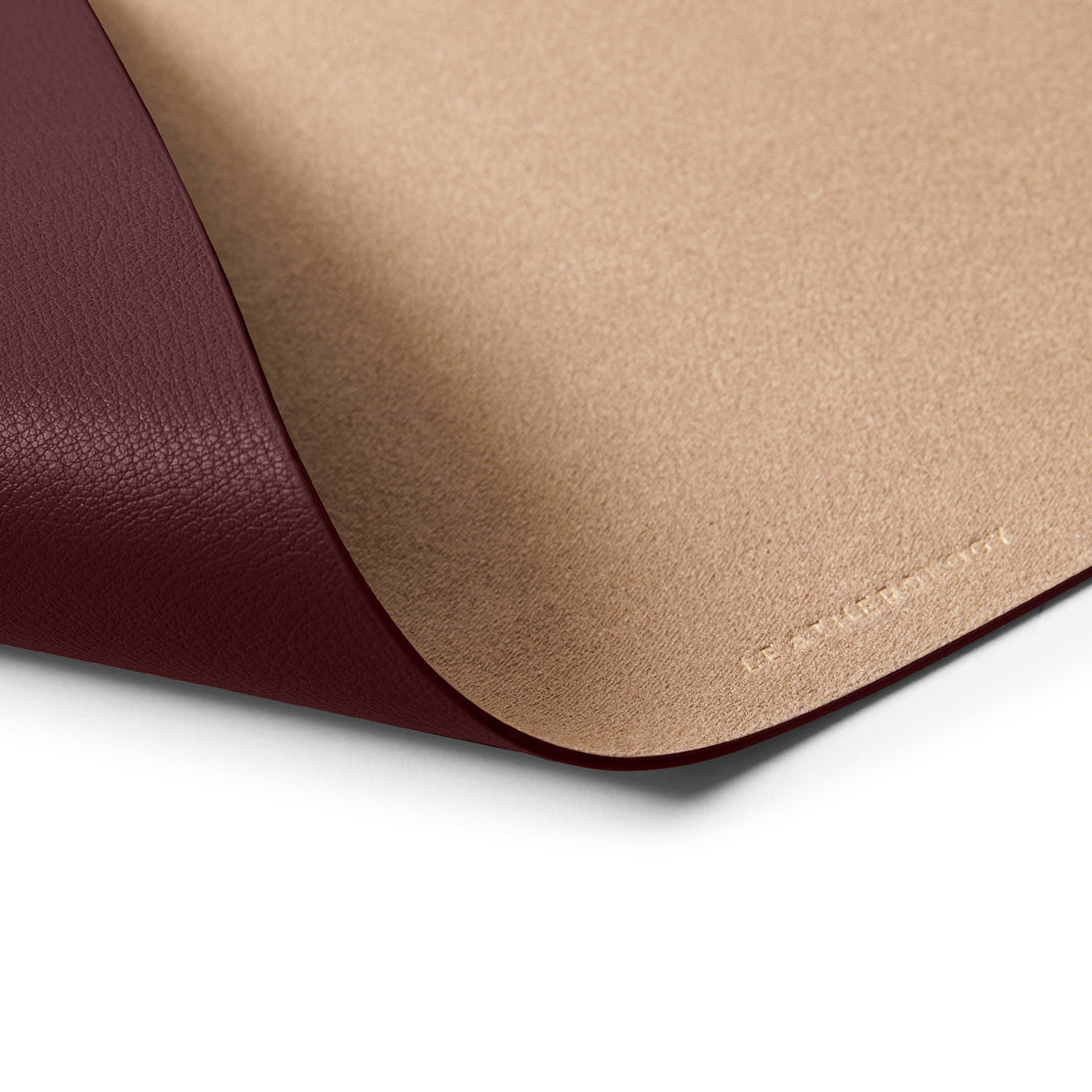 Modern-Conference-Pad-Red-Italian-686-369-2