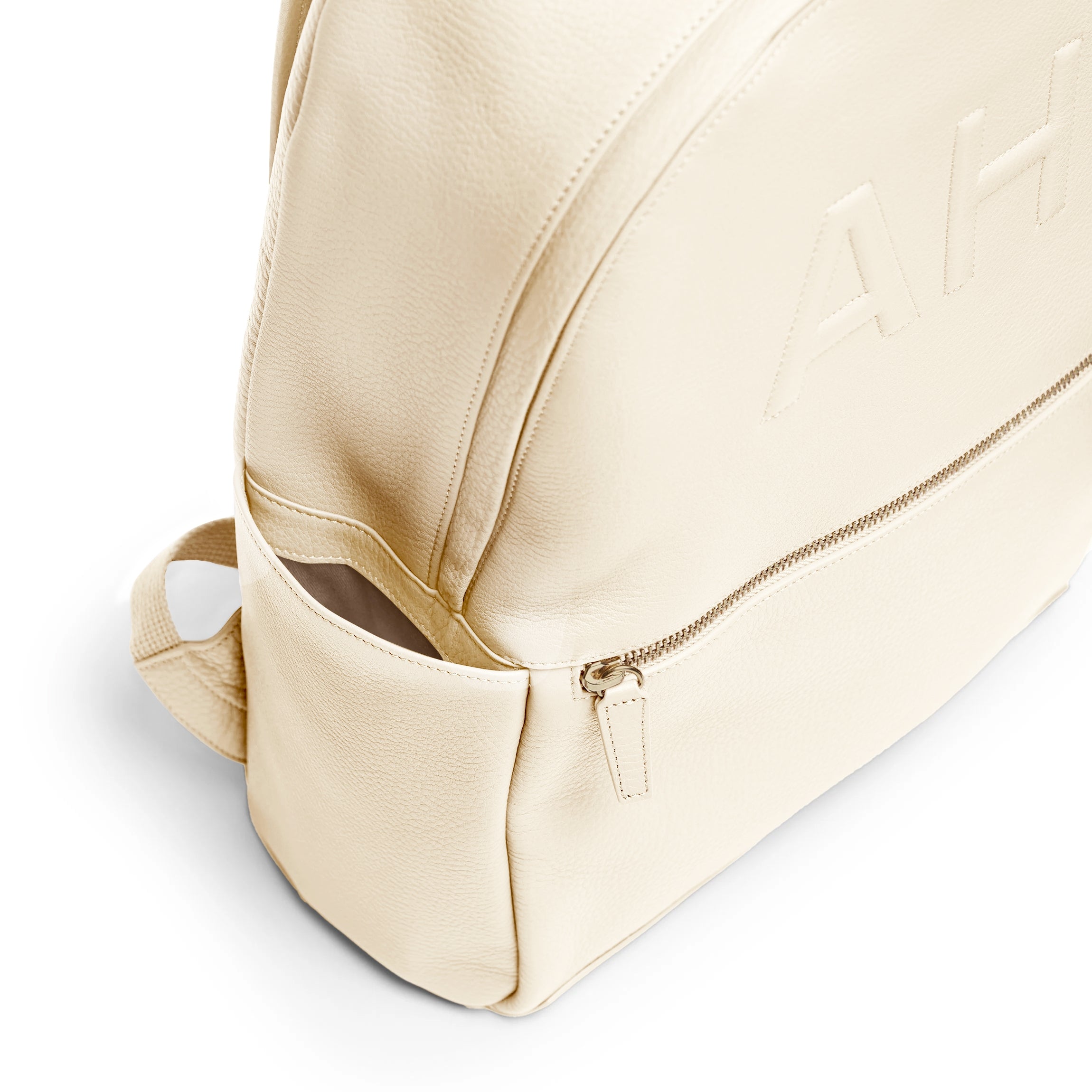 Sloan Backpack | Full grain leather, versatile and  display picture 2