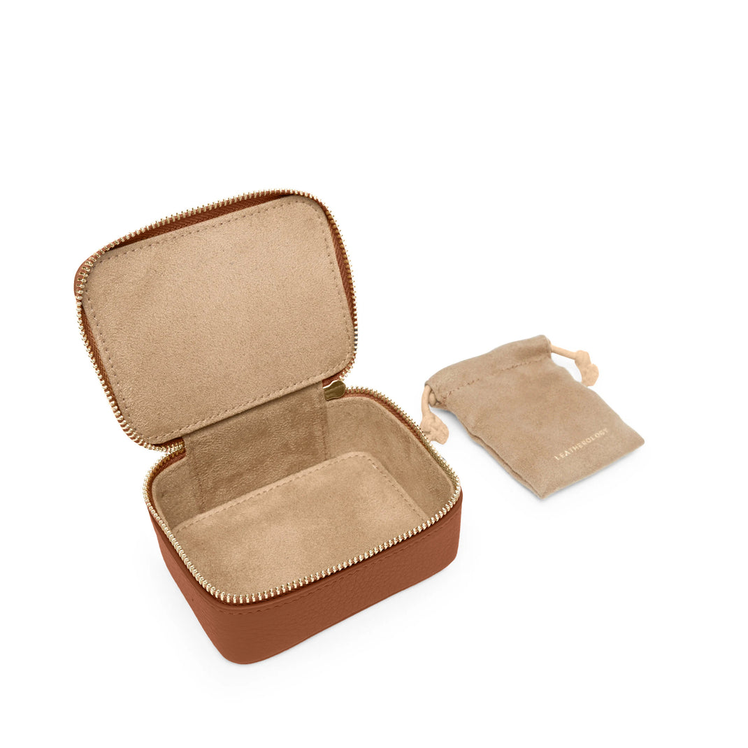 Small-Jewelry-Organizer-Saddle-470-224-2