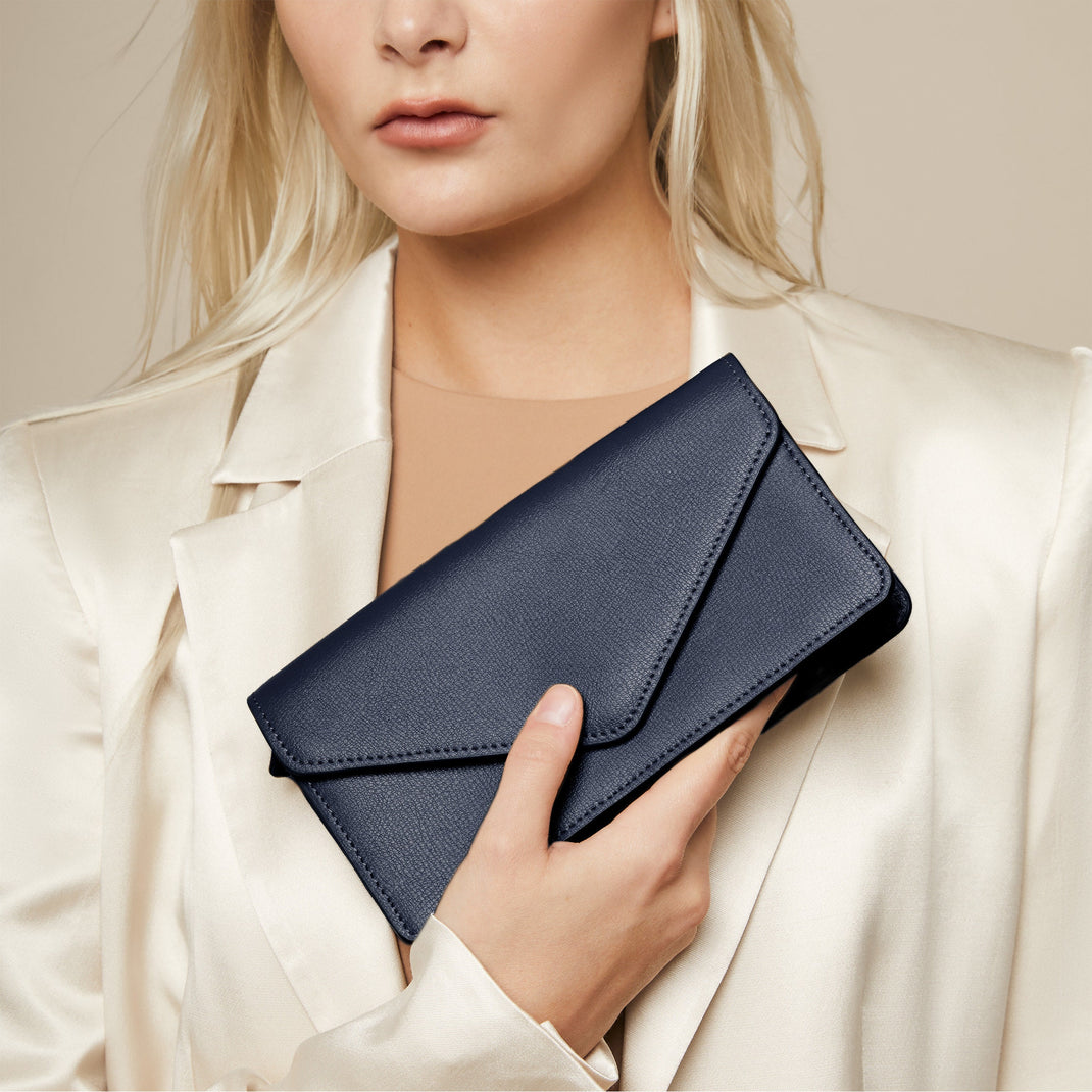 Small-Willow-Wallet-on-a-Chain-Blue-888-388-1