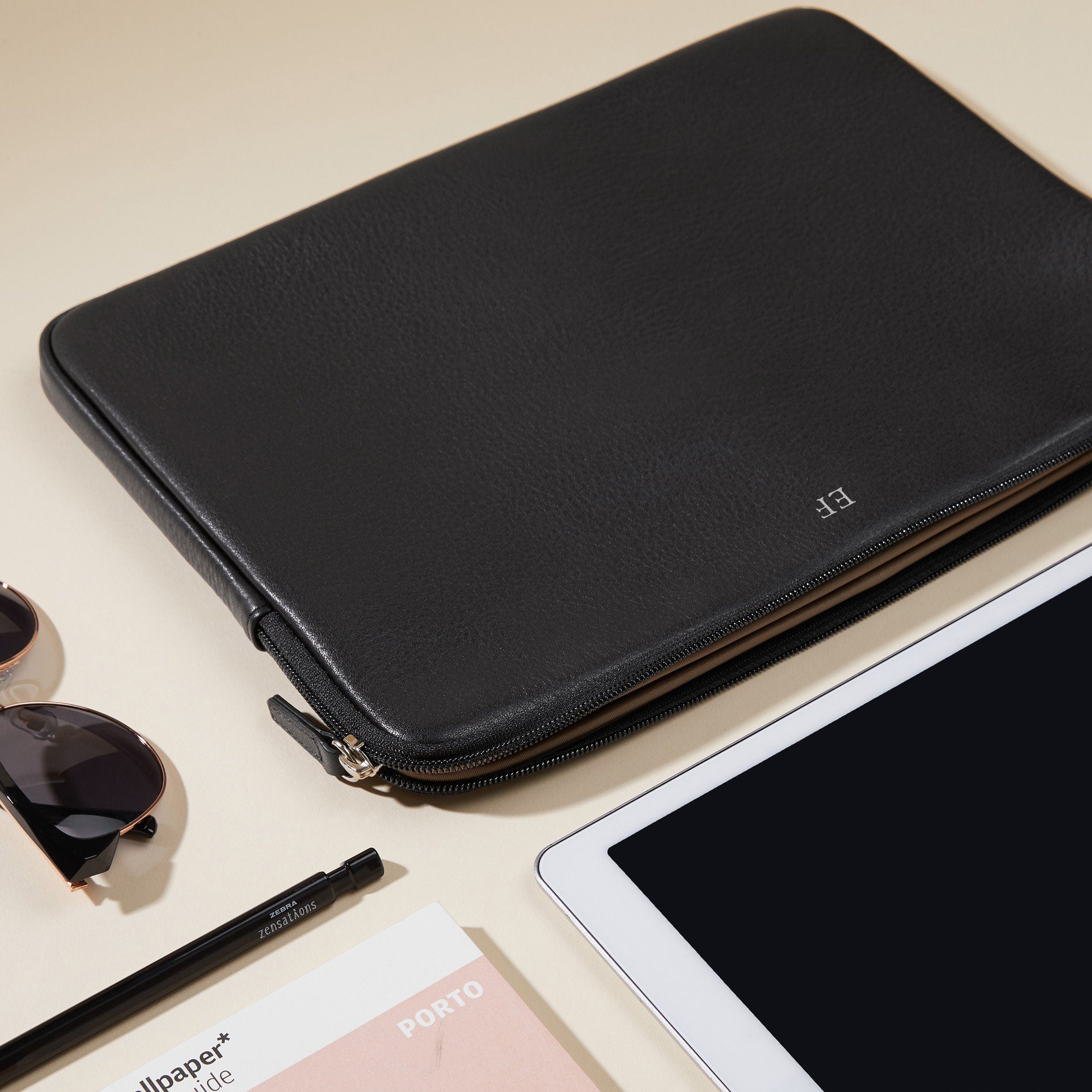 Apple iPad Hoesjes - Voor 21u Besteld, Morgen Thuis
