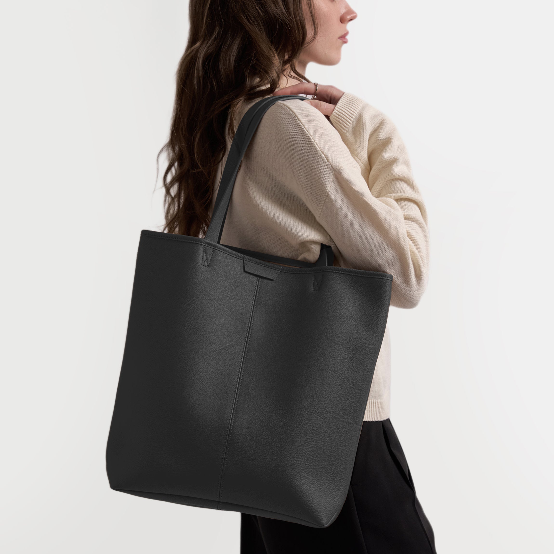 Uptown Vertical Tote | Full grain leather, chic everyday bag 