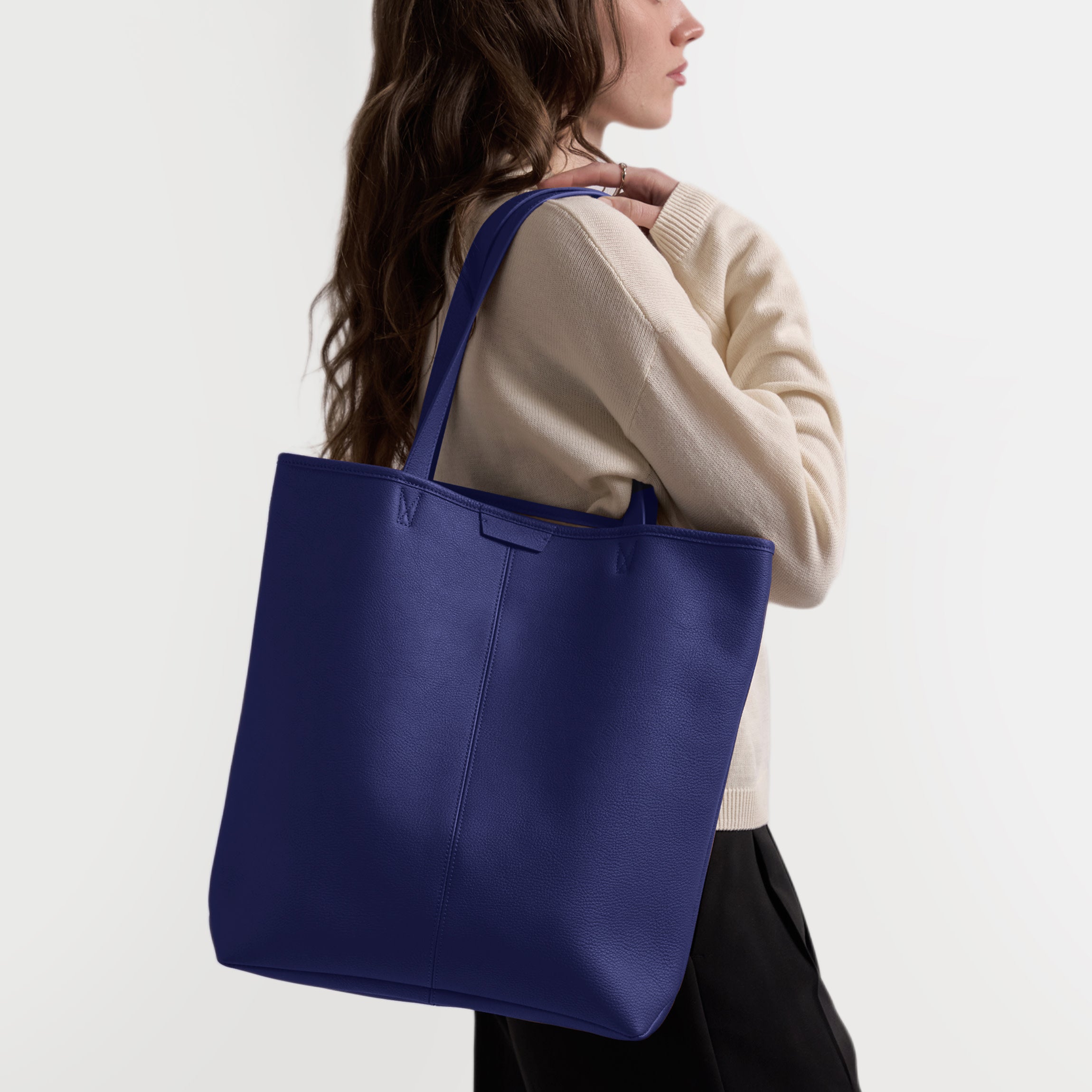 Uptown Vertical Tote | Full grain leather, chic everyday bag