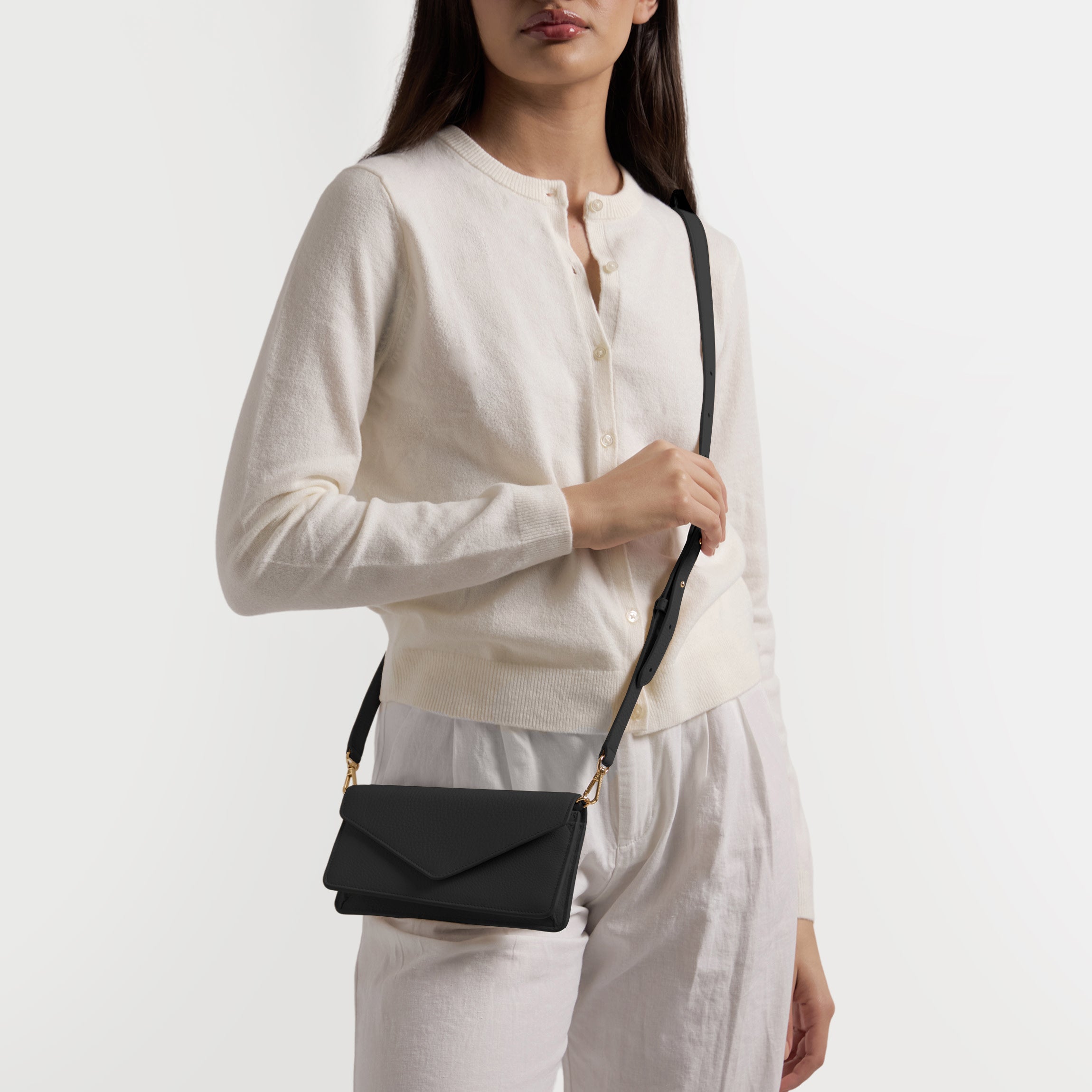 Small Willow Envelope Crossbody | Full grain leather, compact chic