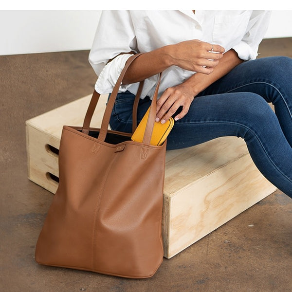 Uptown Vertical Tote | Full Grain Leather, Chic Everyday Bag