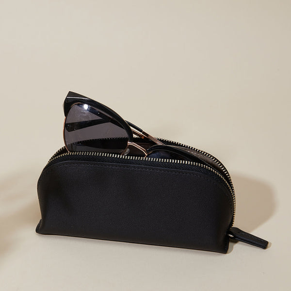 Travel Makeup Pouch | Full grain leather, portable beauty storage