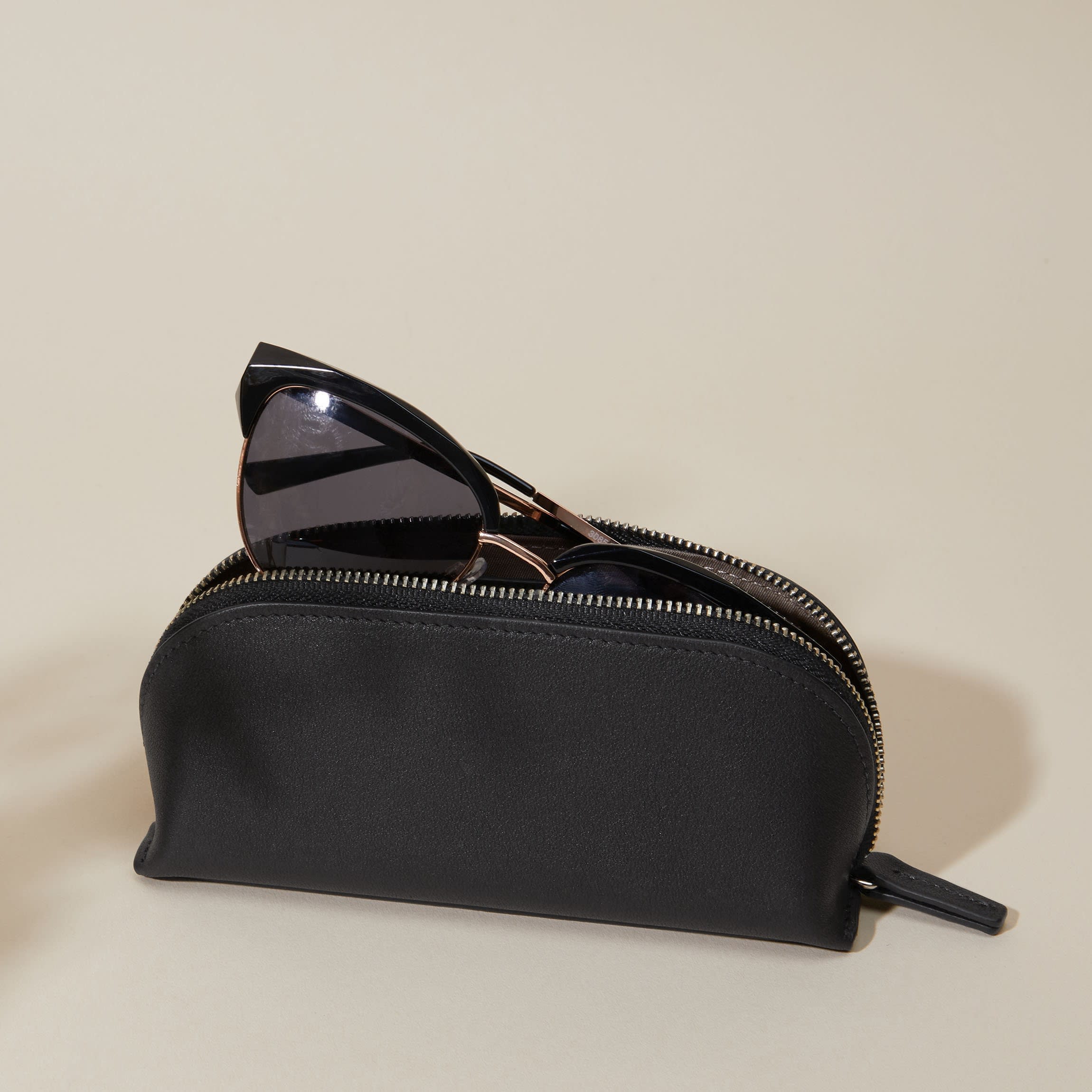 Zip Sunglass Case | Full grain leather, protective eyewear storage